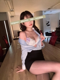 モデル体型のグラマー美女。上品で落ち着いた大人の雰囲気